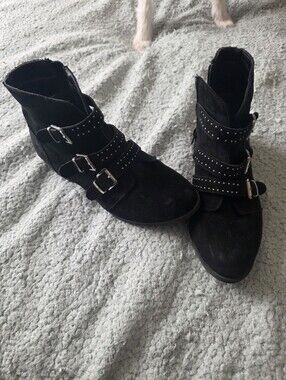 Ana Ann Black Studded Buckle Ankle Boots - Women's Suede Style Size 9 1/2